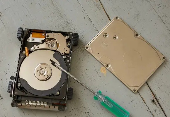 什么是物理破坏硬盘销毁方式，有哪些常见的具体操作？